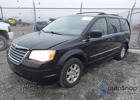 2010 Chrysler Town & Country Touring из США, поврежденный, VIN 2A4RR5D19AR141728